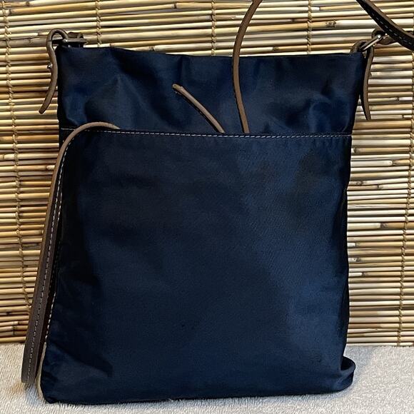 Dooney And Bourke Nylon Crossbody Small Dani Navy Blue Tan Adjustable Strap Boho - Picture 2 of 8